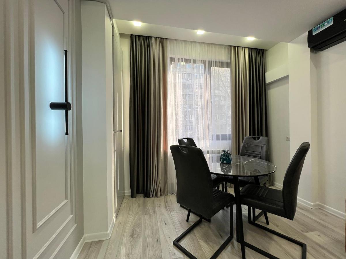 Cozy Apt 3 City Center エレバン エクステリア 写真